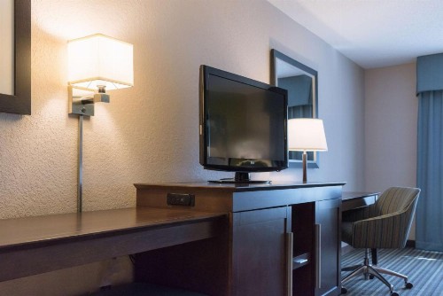 Hampton Inn Brooksville Dade City - image 42