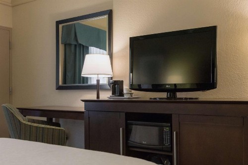 Hampton Inn Brooksville Dade City - image 45
