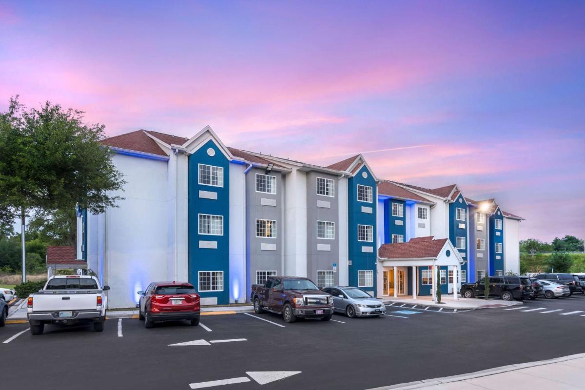 Microtel Inn & Suites by Wyndham Brooksville - main image