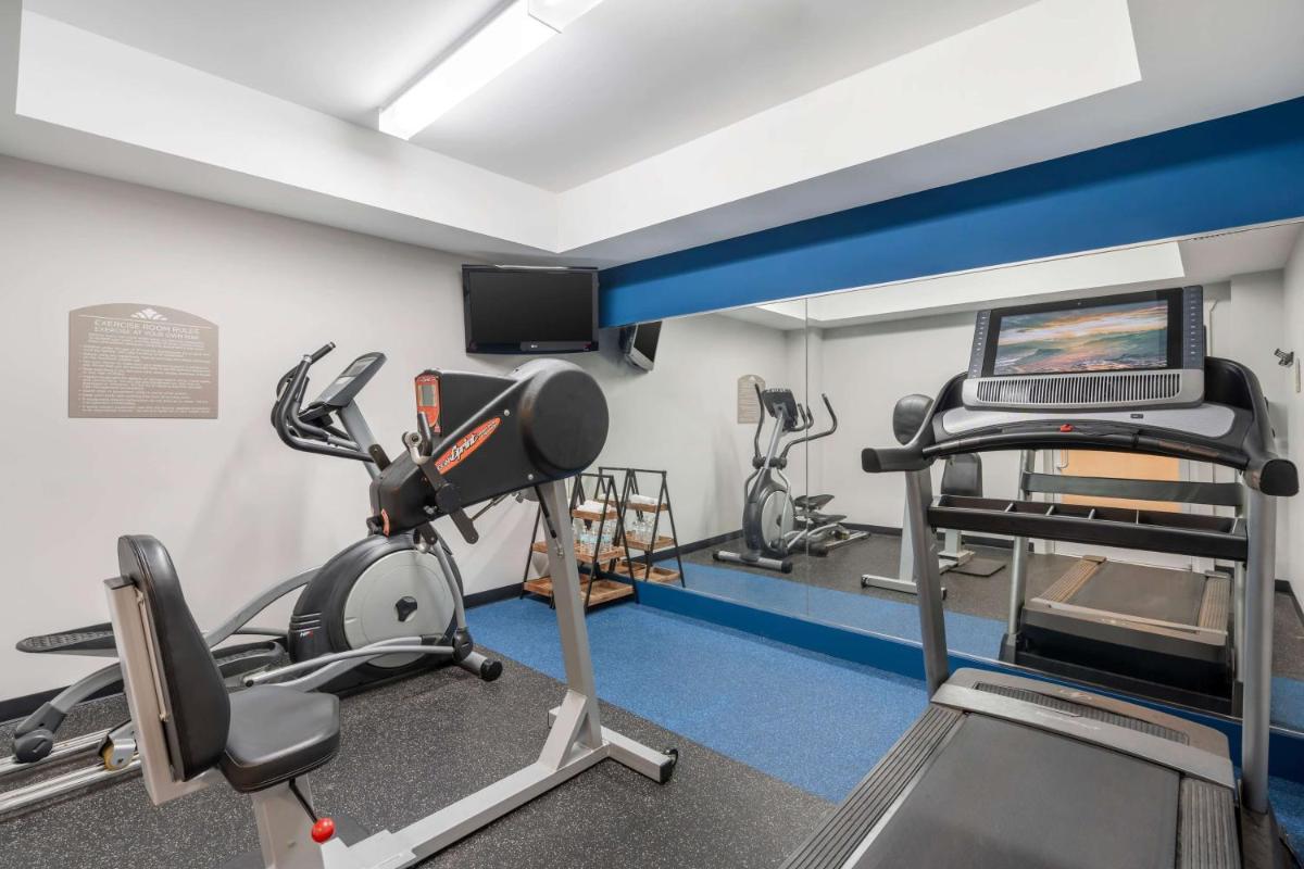 Microtel Inn & Suites by Wyndham Brooksville - image 2