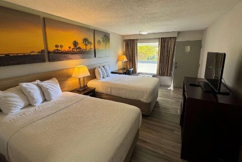 Days Inn by Wyndham Brooksville - image 9