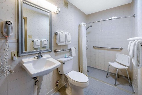 Quality Inn & Suites Brooksville I-75/Dade City - image 17
