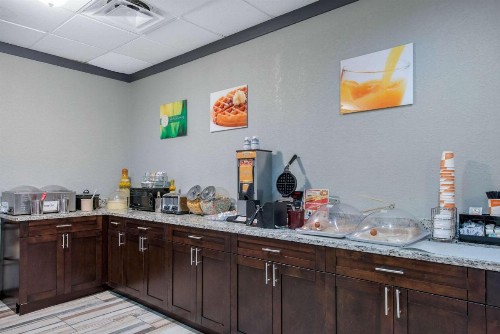 Quality Inn & Suites Brooksville I-75/Dade City - image 27