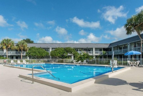 Quality Inn & Suites Brooksville I-75/Dade City - image 9