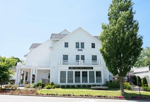 The Brunswick Hotel & Tavern - image 2