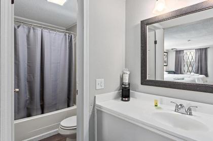Golden Isles Inn & Suites