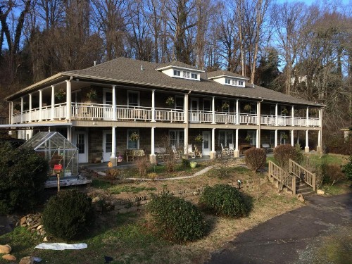 Calhoun House Inn & Suites - image 3