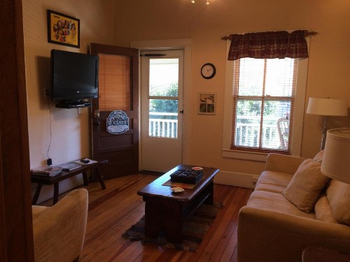 Calhoun House Inn & Suites - image 38