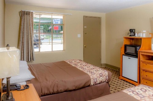 Relax Inn - Bryson City - image 13