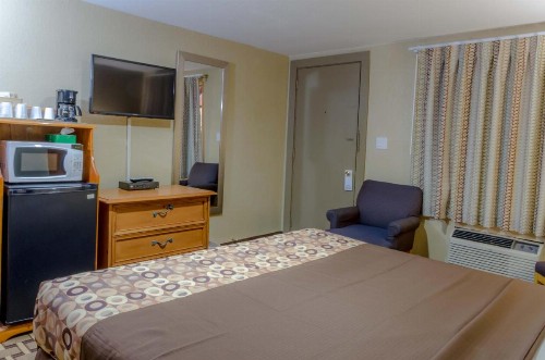 Relax Inn - Bryson City - image 24