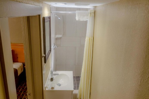 Relax Inn - Bryson City - image 25