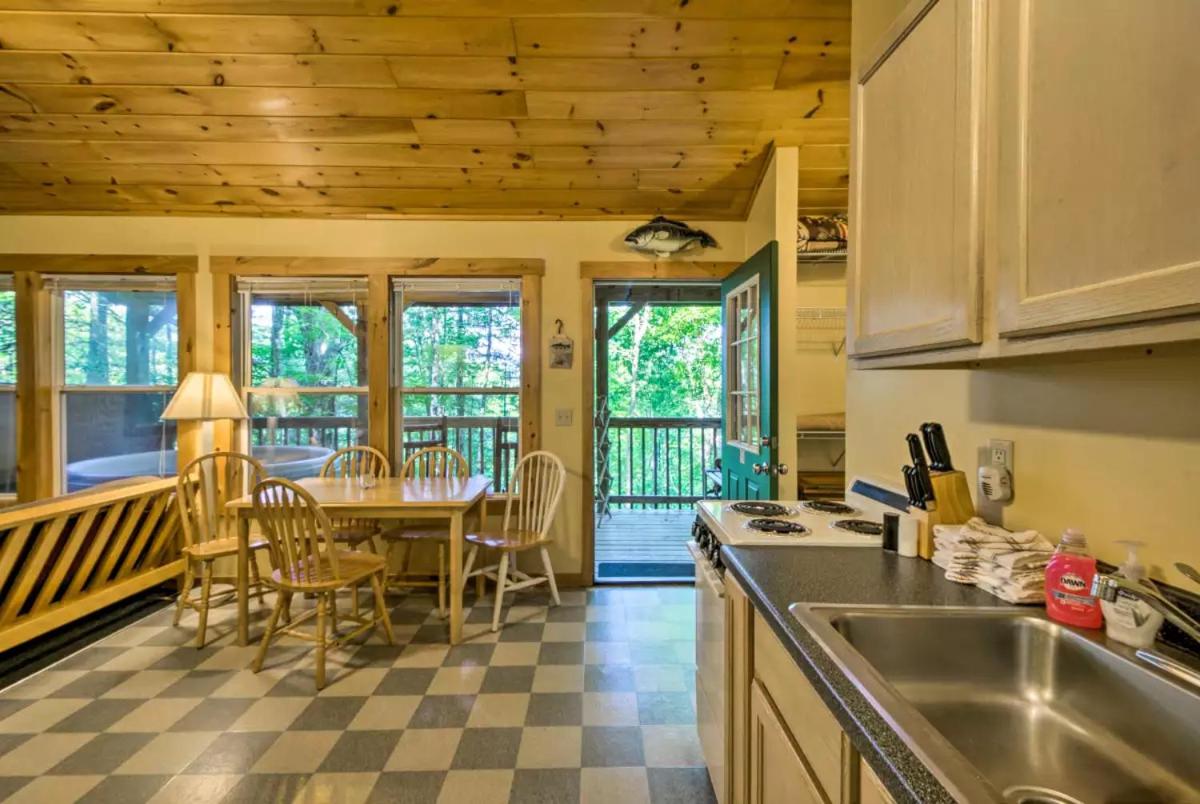 Nantahala Cabins - image 4