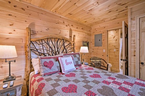 Scenic Cabin with Hot Tub - 15 Mins to Bryson City! - image 6