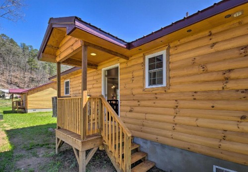 Cozy Bryson City Cabin - 6 Miles to Harrahs! - image 11