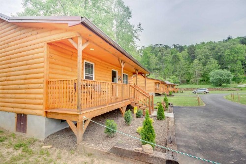 Cozy Bryson City Cabin - 6 Miles to Harrahs! - image 12