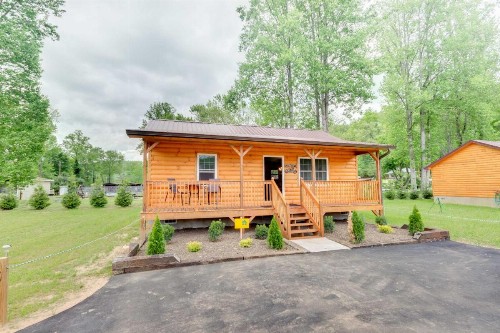 Cozy Bryson City Cabin - 6 Miles to Harrahs! - image 4