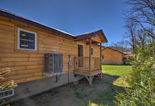 Cozy Bryson City Cabin - 6 Miles to Harrahs! - image 8
