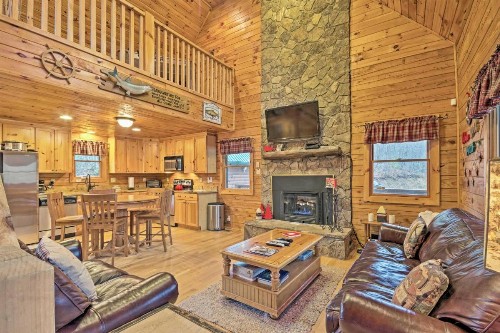 Forest Lake Cabin - Walk to Fingerlake!