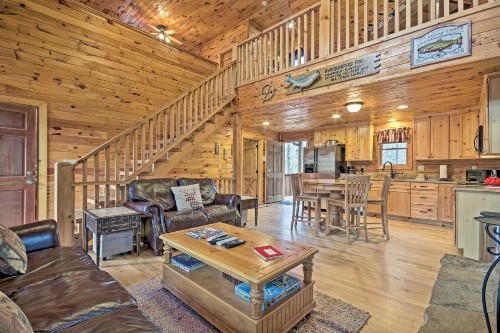 Forest Lake Cabin - Walk to Fingerlake! - image 11