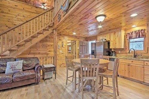 Forest Lake Cabin - Walk to Fingerlake! - image 6