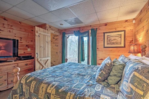 Forest Lake Cabin - Walk to Fingerlake! - image 8