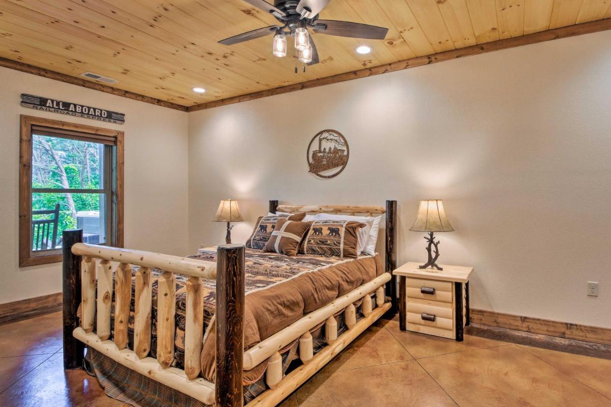 Southern Spirit Cabin - 1 Mile to Bryson City! - image 7