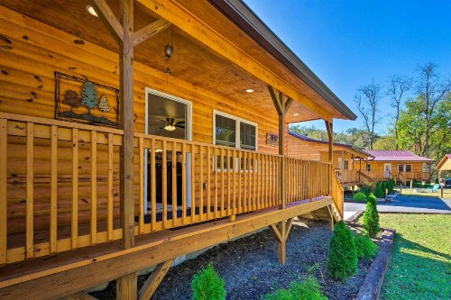 Bryson City Family Cabin - Mins to Smoky Mountains - image 10