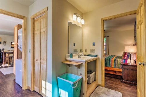 Bryson City Family Cabin - Mins to Smoky Mountains - image 12