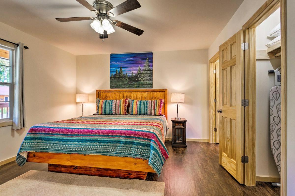 Bryson City Family Cabin - Mins to Smoky Mountains - image 2
