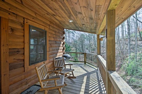 Trot Inn Bryson City Cabin with Hot Tub and Fire Pit! - image 9