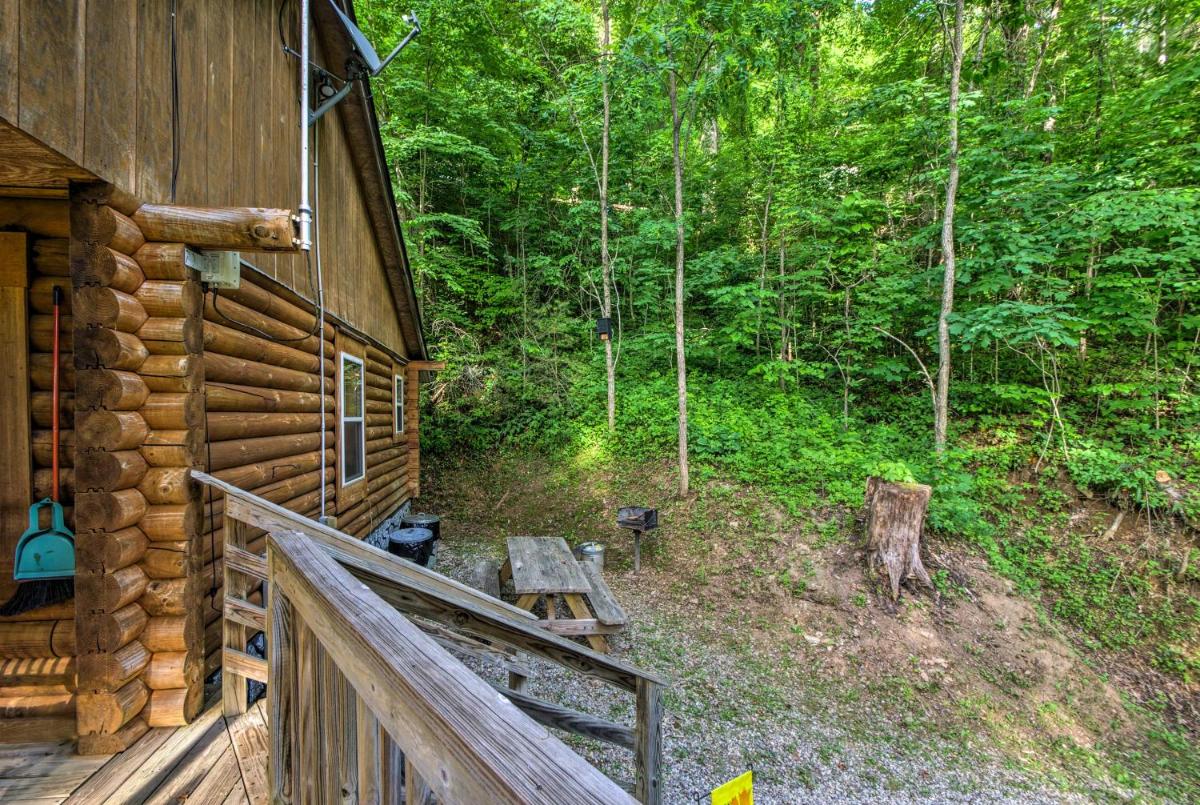 Deer Glen Cabin with Private Hot Tub and Porch! - main image
