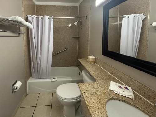 Rodeway Inn Near Maingate Knott's - image 37