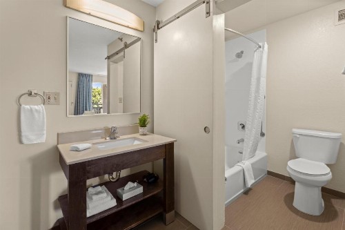 Good Nite Inn Buena Park - image 9
