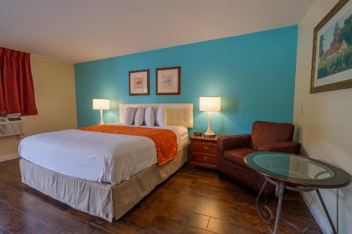 Howard Johnson by Wyndham Buena Park - image 16