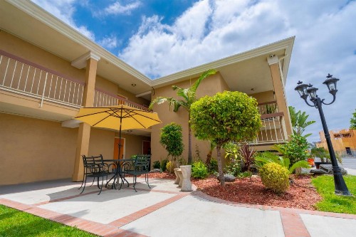 Howard Johnson by Wyndham Buena Park - image 22