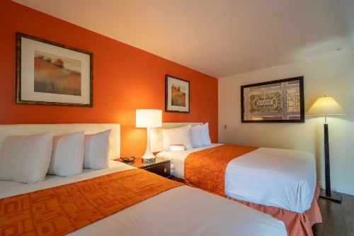Howard Johnson by Wyndham Buena Park - image 27