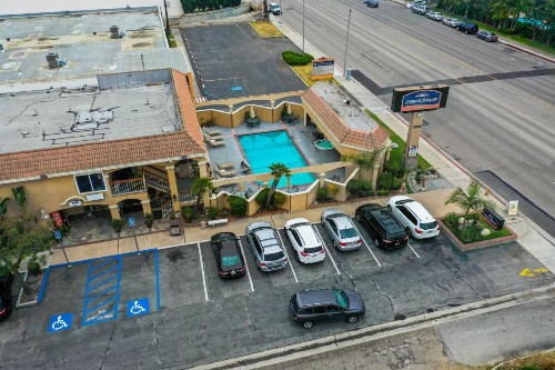 Howard Johnson by Wyndham Buena Park - image 34