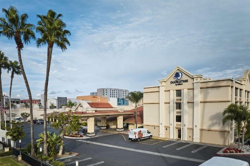 Holiday Inn Buena Park an IHG Hotel - image 2
