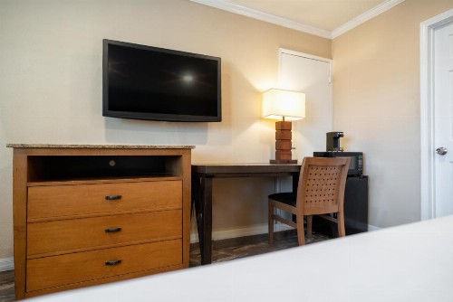 Quality Inn & Suites Buena Park Anaheim - image 35