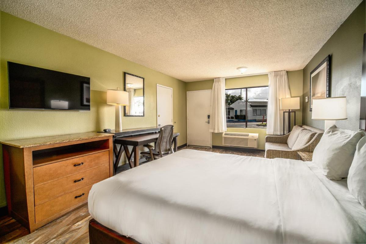 Quality Inn & Suites Buena Park Anaheim - image 4
