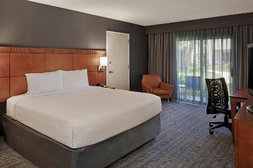 Courtyard Anaheim Buena Park - image 12