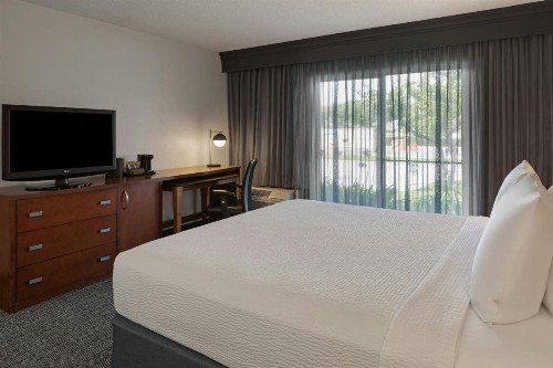 Courtyard Anaheim Buena Park - image 15