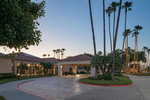 Courtyard Anaheim Buena Park - image 3