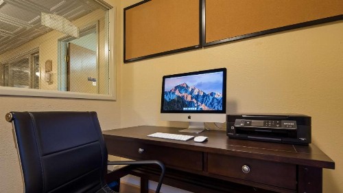 Best Western Vista Inn - image 25