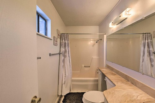 Creekside Retreat w/ Deck 3 Mi to Downtown! - image 5