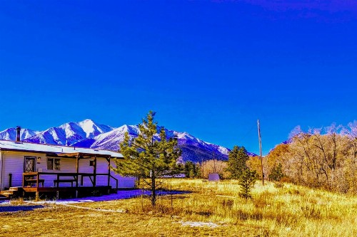Creekside Retreat w/ Deck 3 Mi to Downtown! - image 8