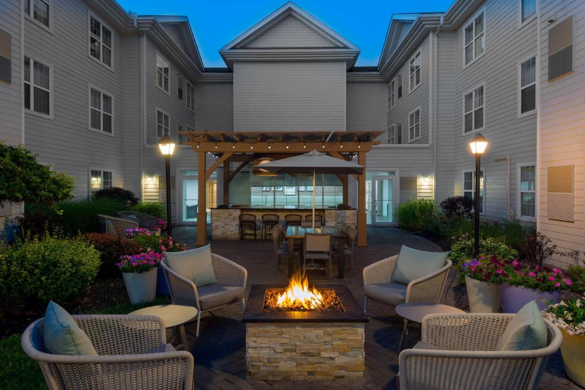 Homewood Suites by Hilton Buffalo/Airport - image 2