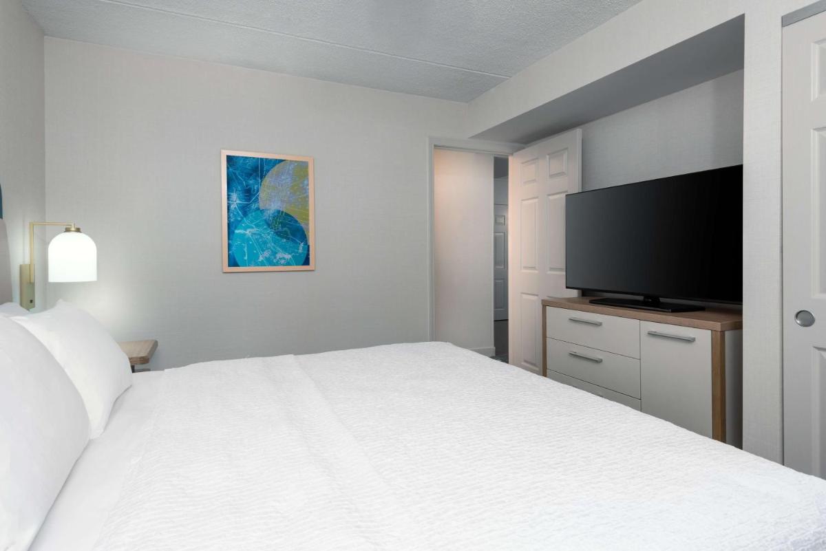 Homewood Suites by Hilton Buffalo/Airport - image 7