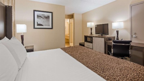 Best Western Inn Buffalo Airport - image 10