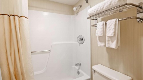 Best Western Inn Buffalo Airport - image 8